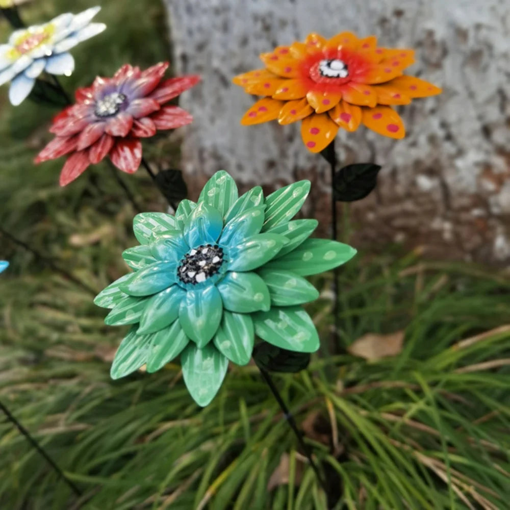 Decorative Metal Daylily Flower Garden Stakes Indoor Outdoor Crafts Garden Plant Flower Stick Patio Decor Yard Art Lawn Decor