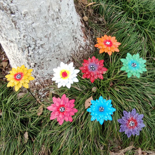 Decorative Metal Daylily Flower Garden Stakes Indoor Outdoor Crafts Garden Plant Flower Stick Patio Decor Yard Art Lawn Decor