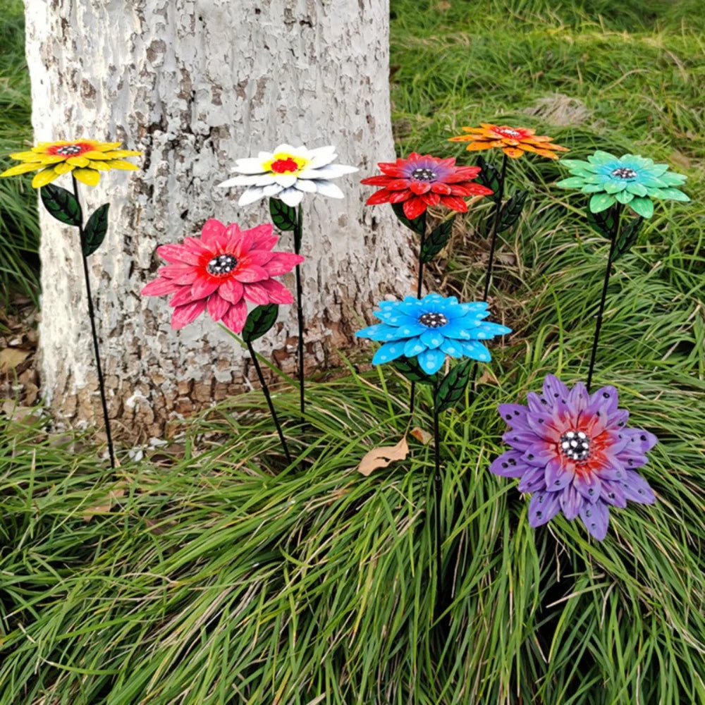 Decorative Metal Daylily Flower Garden Stakes Indoor Outdoor Crafts Garden Plant Flower Stick Patio Decor Yard Art Lawn Decor